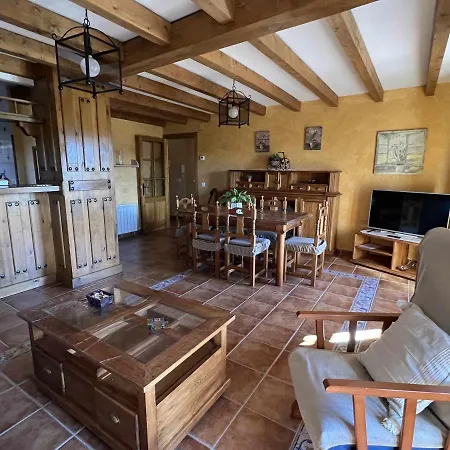 La Nava De Gredos Acogedor Piso Con Vistas Navarredonda de Gredos