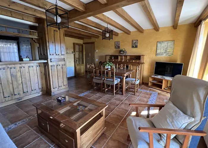 La Nava De Gredos Acogedor Piso Con Vistas Navarredonda de Gredos