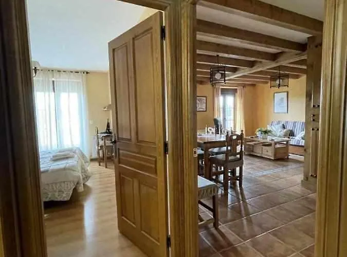 La Nava De Gredos Acogedor Piso Con Vistas Διαμέρισμα Navarredonda de Gredos